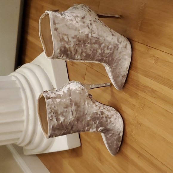 PDxHB heels booties - Picture 2 of 6